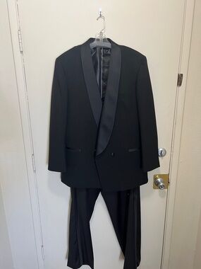 Source Unknown Black Satin Shawl Lapel Tuxedo Set